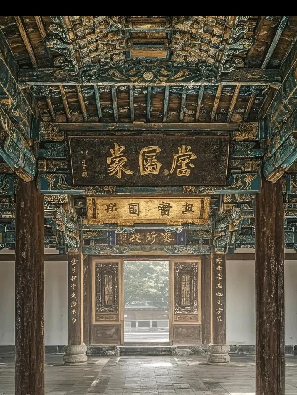 末世重生：囤亿万物资逆袭当大佬
